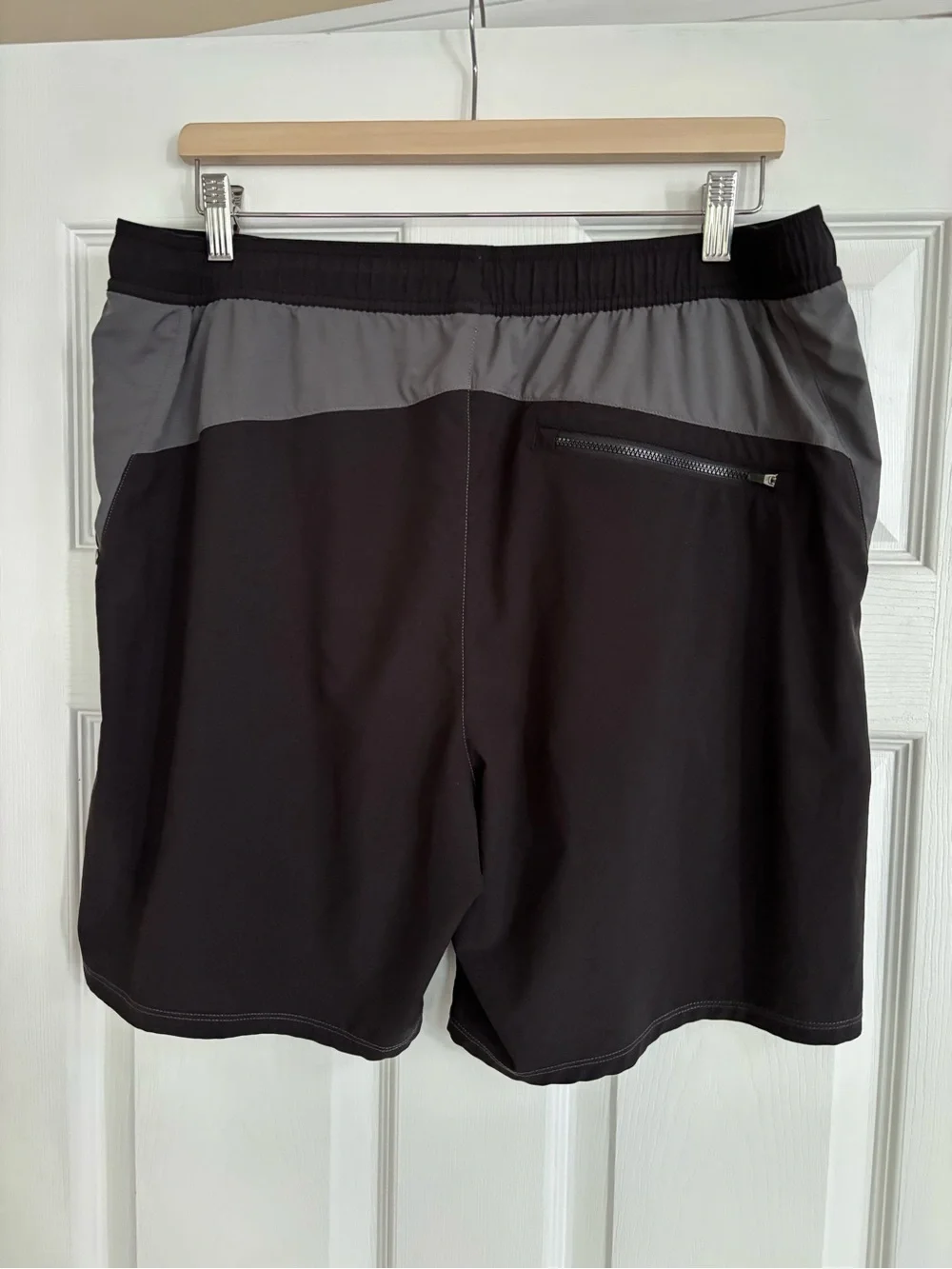 Vuori Men’s Chromatic Kore Shorts in Dark Pewter Grey, Size XL